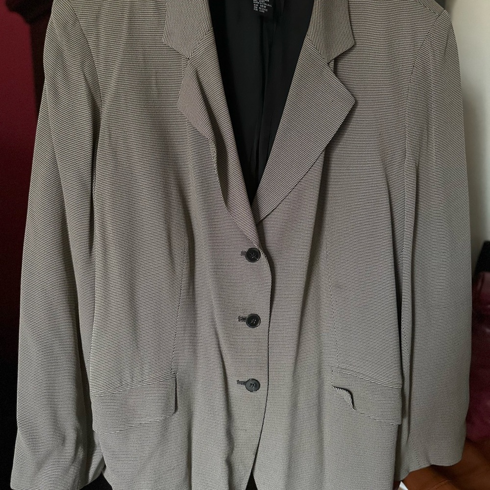 Women’s Tan and Black Small Houndstooth Blazer